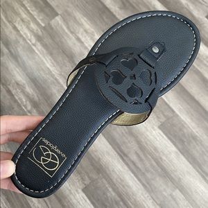 Lulu Love Heart Circle Sandals in Black